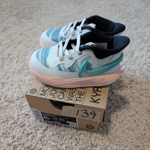 Nike Kyrie 8 Photon Dust Chinese new Year